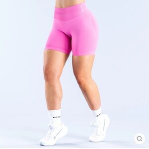 Dfyne Impact Shorts is Blossom 4.5
